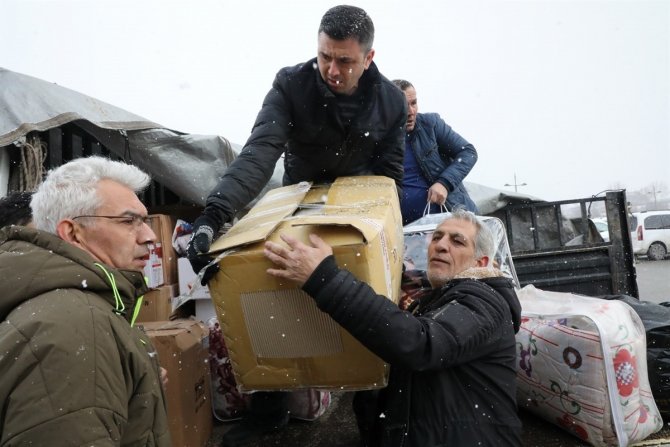 Kütahya’dan 21 Yardım Tırı Dualarla Afet Bölgesine Uğurlandı