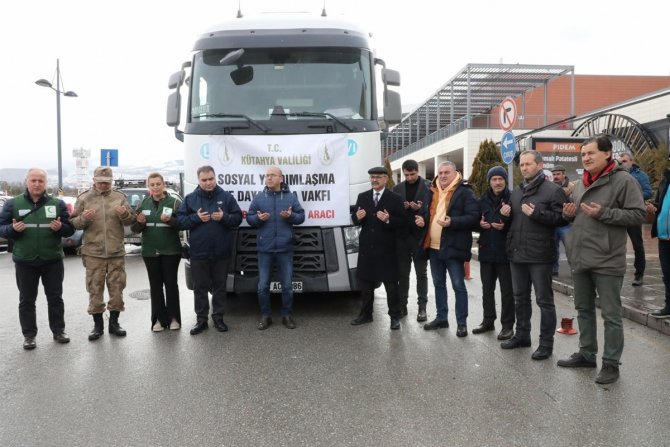 Kütahya’dan 21 Yardım Tırı Dualarla Afet Bölgesine Uğurlandı
