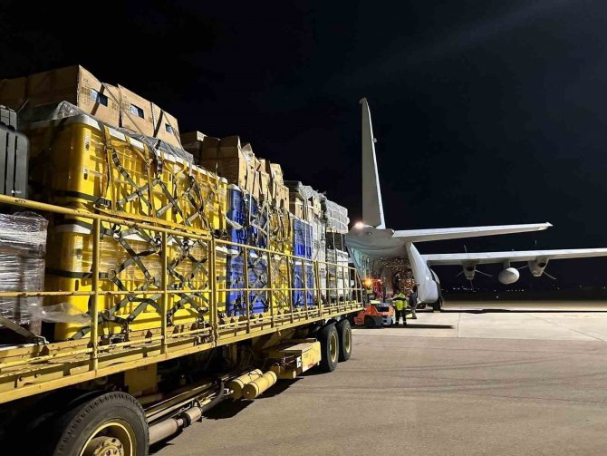 İ̇srail’den Türkiye’ye 159 Kişilik Yardım Ekibi Gönderildi