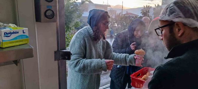 Mer-ek’te Üretilen Tüm Ekmekler Deprem Bölgesine Gönderiliyor