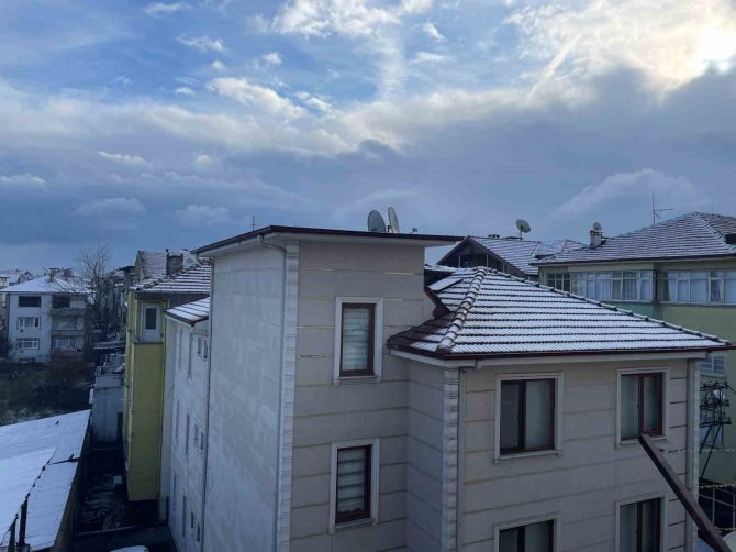 Sakarya Şehir Merkezine Beklenen Kar Düştü