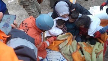 Msb: “5’inci Kolordu İ̇stihkam Alayımızın Doğal Afetler Arama Kurtarma Timi Enkazdan Bir Anne İle Çocuklarını Kurtardı”