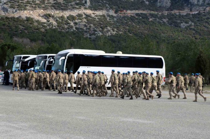 Muğla’dan Deprem Bölgesine 31 Tır Yardım Gönderildi