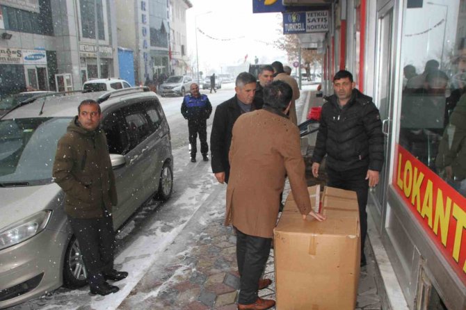 Malazgirt’te Depremzedeler İçin Yardım Kampanyası