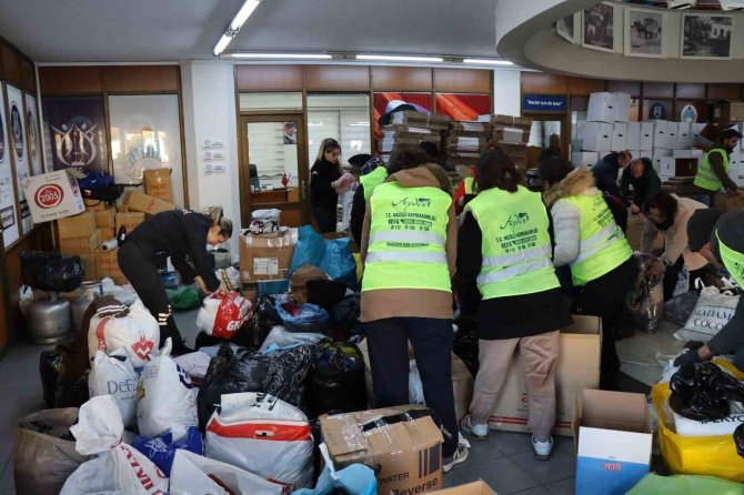 Nazilli 2’nci Gün De Yardıma Devam Ediyor