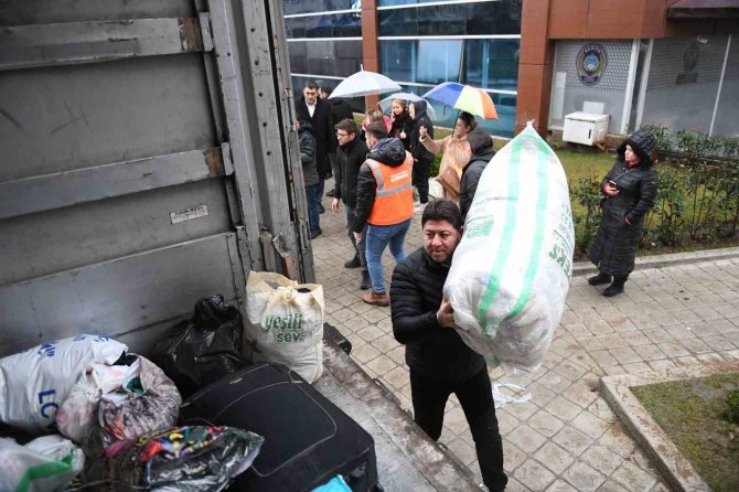 Altınordu’dan Deprem Bölgelerine Yardım