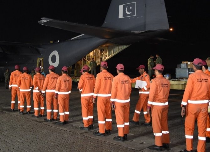 Pakistan Türkiye’ye Yardım Ve Arama Kurtarma Ekibi Gönderdi