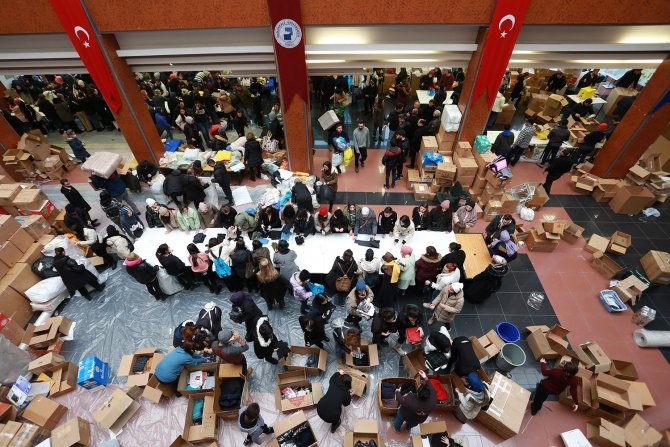 Paü Depremzedeler İçin Seferber Oldu