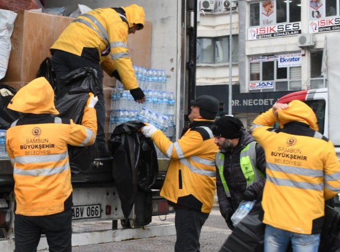 Samsun Büyükşehir’den Deprem Bölgesinde Günlük 2 Bin Kişiye Sıcak Yemek