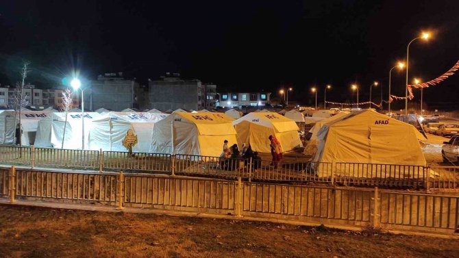 Şanlıurfa’da Depremzedeler Afad Çadırlarına Yerleştirildi