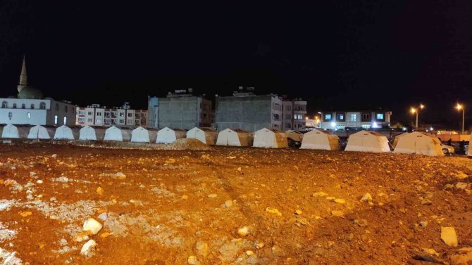 Şanlıurfa’da Depremzedeler Afad Çadırlarına Yerleştirildi