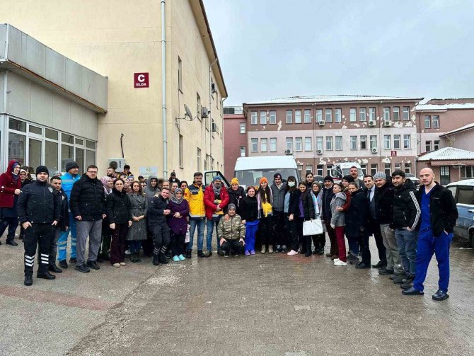 Sındırgı’dan 14 Sağlık Çalışanı Deprem Bölgesine Hareket Etti