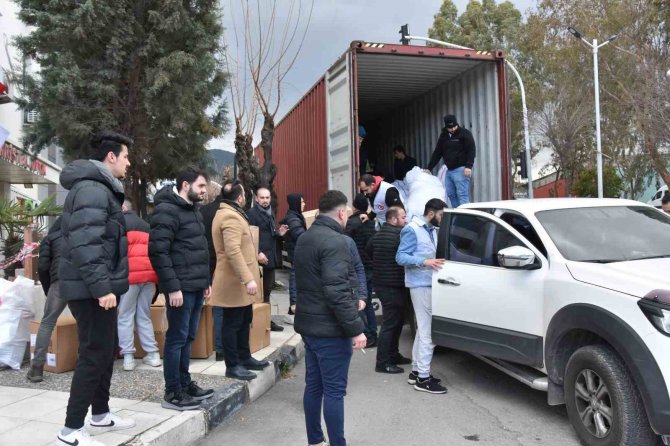 Manisa Ak Parti Depremzedeler İçin Seferber Oldu