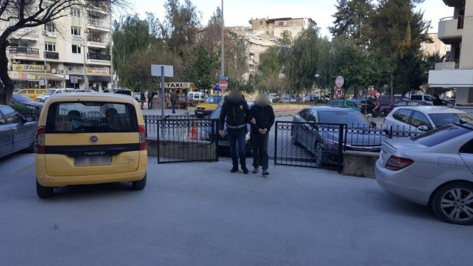 Şüpheli Otomobilden Uyuşturucu Çıktı