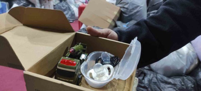 Ülkenin Batısı Deprem Bölgesi İçin Ayakta: Arı Gibi Çalışıyorlar