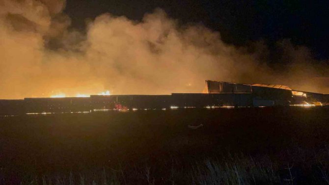 Tekirdağ’da Palet Ve Çiğköfte Fabrikasında Yangın