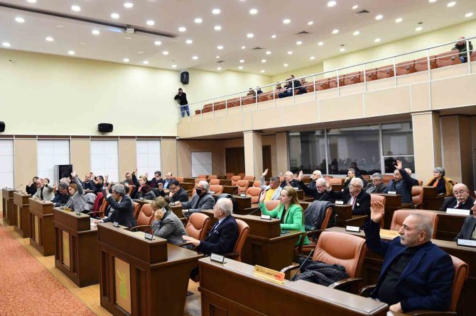 Tepebaşı Meclis Üyeleri Oturum Ücretlerini Depremzedelere Bağışladı