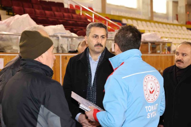 Deprem Bölgelerine Su Ve Gıda Yardımı Çağrısı