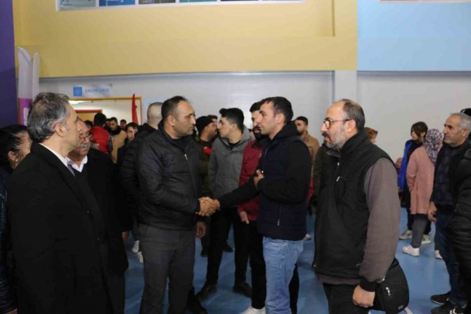 Başkan Yılmaz, Acil Toplanma Alanlarında Vatandaşlarla Buluştu