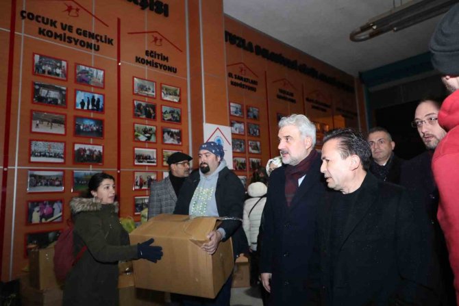 Tuzla Deprem Bölgelerine Yardım Ulaşması İçin Tek Yürek Oldu