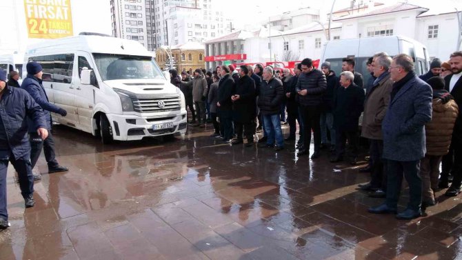 Yozgat’ta Yüze Yakın Gönüllü Deprem Bölgesine Gönderildi