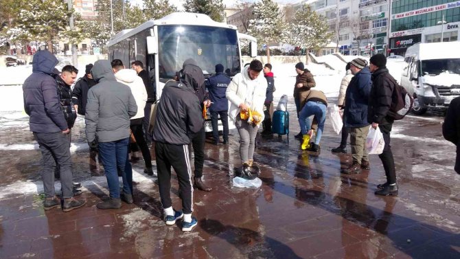 Yozgat’ta Yüze Yakın Gönüllü Deprem Bölgesine Gönderildi