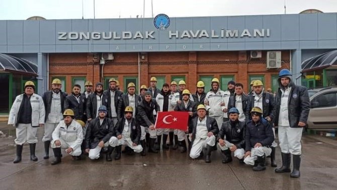 Madenciler Askeri Uçakla Deprem Bölgesine Hareket Etti