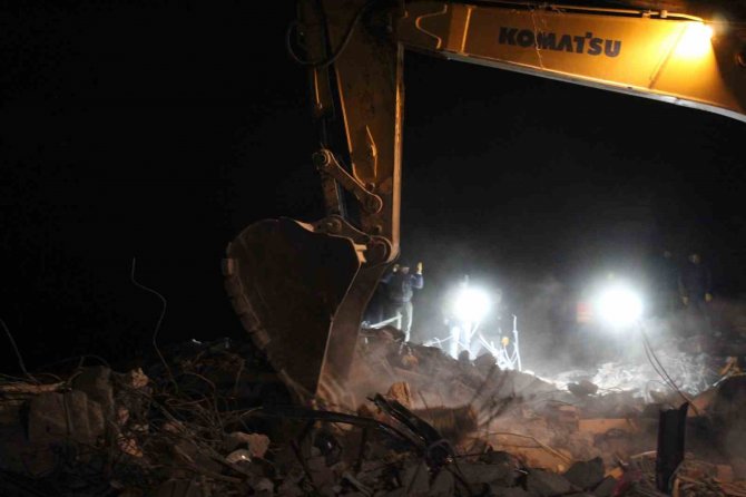Elbistan’da Arama Kurtarma Çalışmaları Devam Ediyor