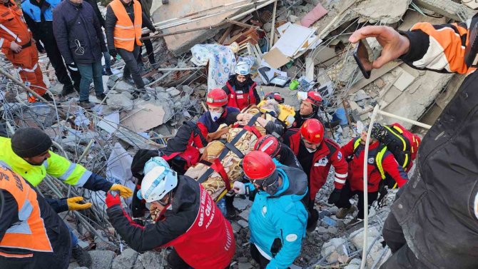 Adıyaman’da 61 Saat Sonra İnanılmaz Kurtuluş