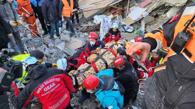 Adıyaman’da 61 Saat Sonra İnanılmaz Kurtuluş