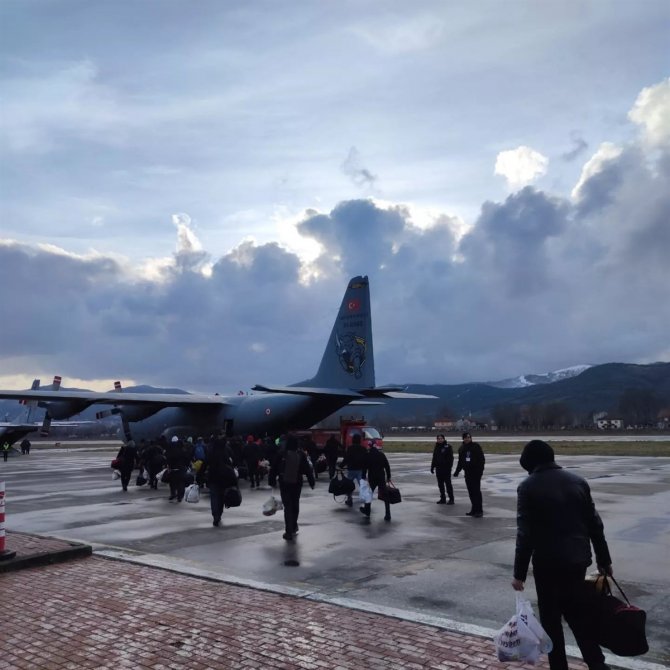 Depremzedeler Zonguldak’a Getirildi