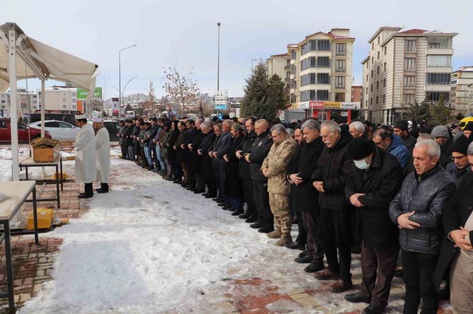 Eşi Ve Çocuğu Kurtuldu Fakat O Kurtulamadı, Elazığ’da Son Yolculuğuna Uğurlandı