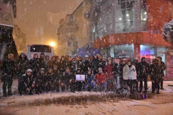50 Kişilik Ekip Yaraları Sarmak İçin Deprem Bölgesine Gitti