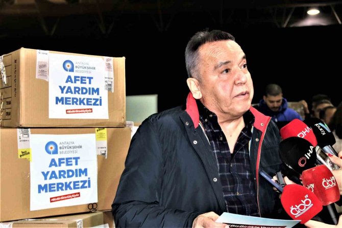 Antalya Büyükşehir İ̇tfaiyesi 62 Vatandaşı Enkaz Altından Çıkarttı