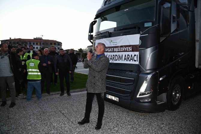 Manavgat’tan Deprem Bölgesine 5 Tırlık Yardım