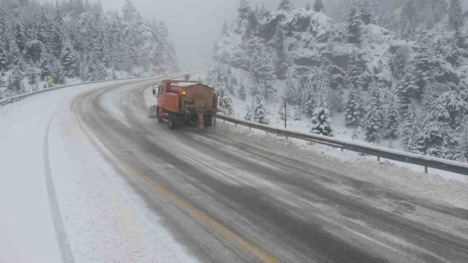 Antalya-konya Karayolunda Trafik Normale Döndü