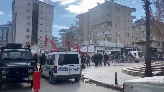 Enkaz Alanında Panik