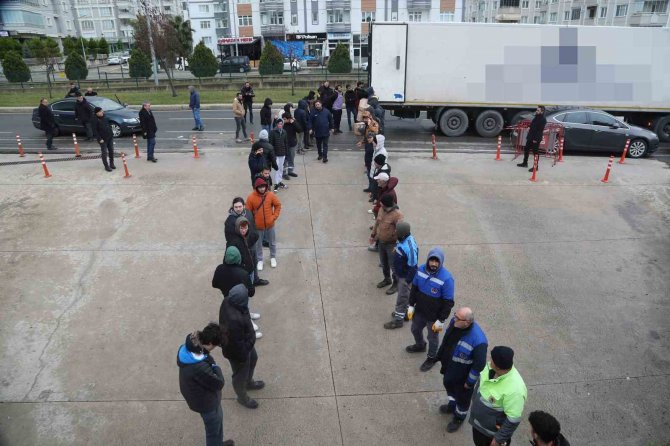 Atakum’dan Deprem Bölgesine 20 Tır Yardım