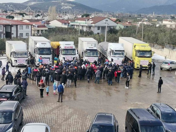Balıkesir’de Binlerce Kişi Deprem Bölgesi İçin Seferber Oldu
