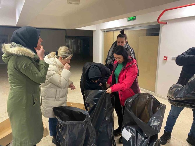 7’den 70’e Herkes Depremzedeler İçin Seferber Oldu