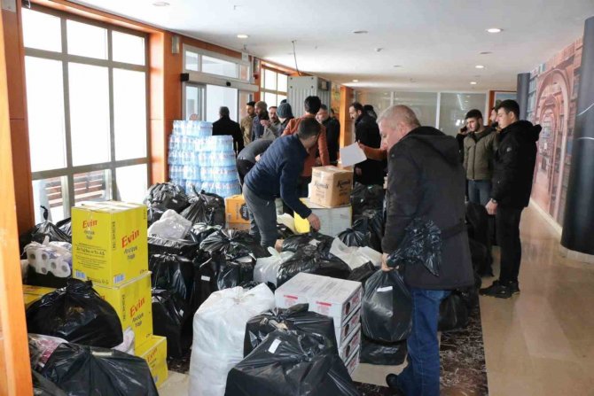 Hizan’dan Deprem Bölgesine Yardım Eli