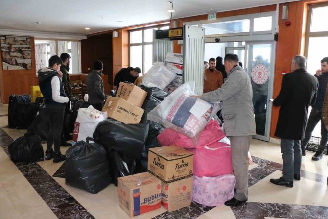 Hizan’dan Deprem Bölgesine Yardım Eli