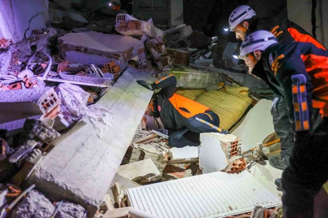 Buca’nın Kurtarma Ekibi Afet Bölgesinde