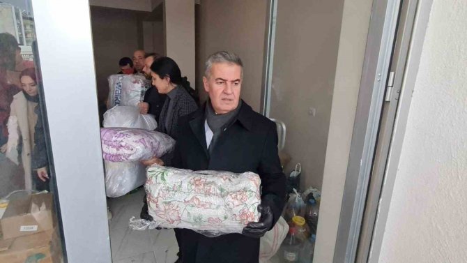 Buharkentliler Depremzedeler İçin Tek Yürek Oldu