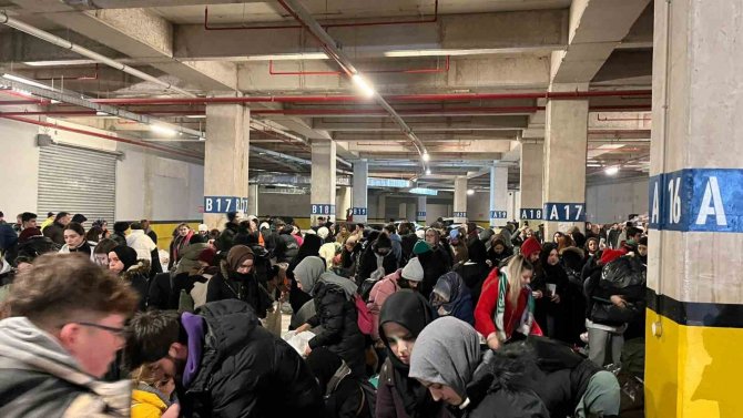 Bursaspor Taraftarı, Depremzedeler İçin 17. Tırı Dolduruyor