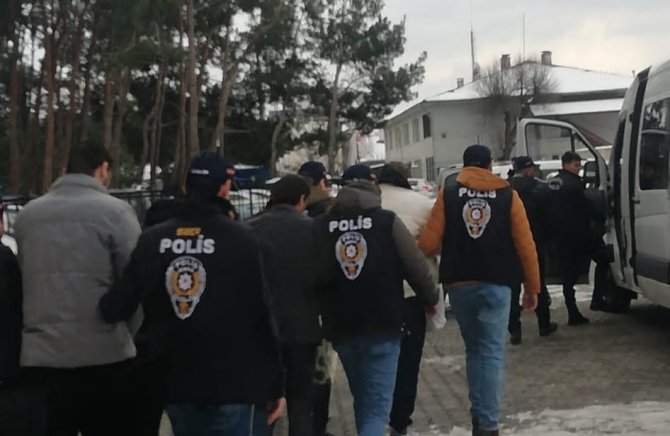 Çanakkale’de Yasa Dışı Bahis Ve Sahtecilik Operasyonu: 3 Gözaltı