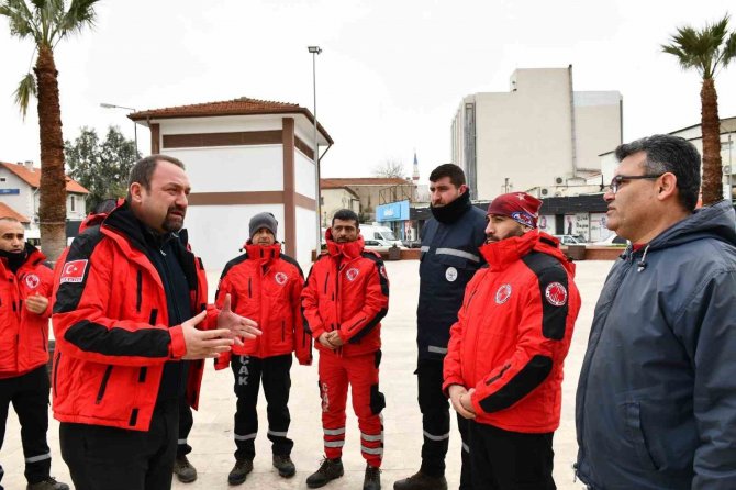 Çiğli’de Depremzedeler İçin ‘Kriz Masası’ Kuruldu