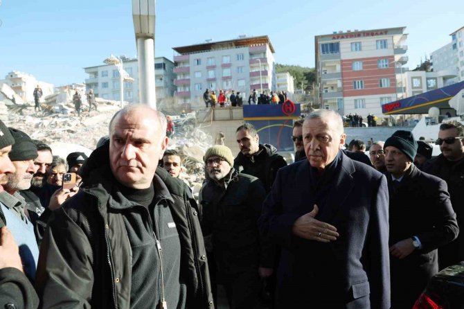 Cumhurbaşkanı Erdoğan Çadırkenti Ziyaret Etti, Depremzedelerin Yüreğine Su Serpti