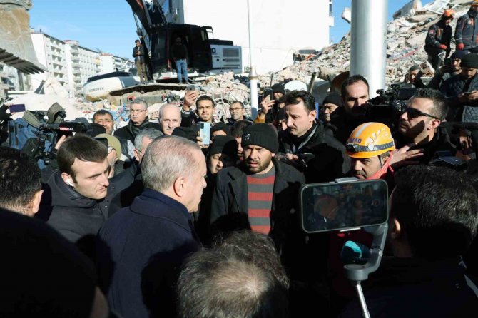Cumhurbaşkanı Erdoğan Depremin Vurduğu Pazarcık’ta İncelemelerde Bulundu