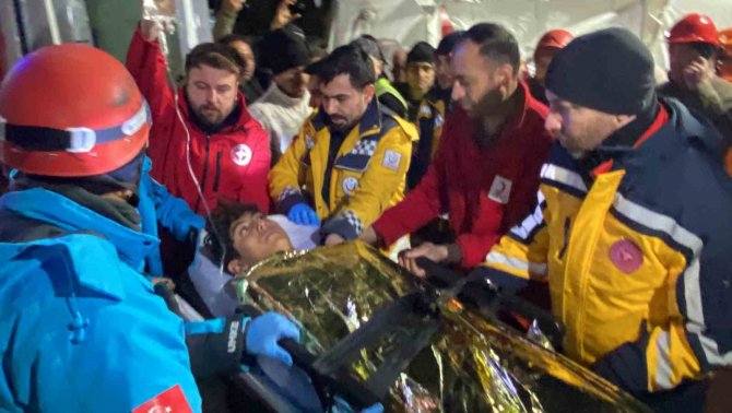 66 Saat Göçükte Kalan Gencin İlk İsteği Çikolata Oldu